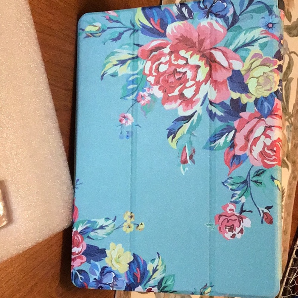cover for IPad - Picture 2 of 2